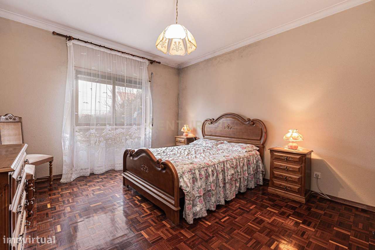 Excelente Moradia T3+4 em Fernão Ferro duas garagens-11