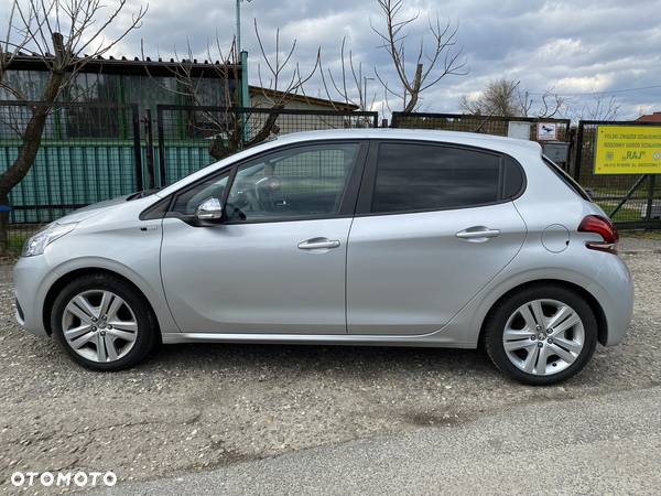 Peugeot 208 1.2 PureTech Style - 12