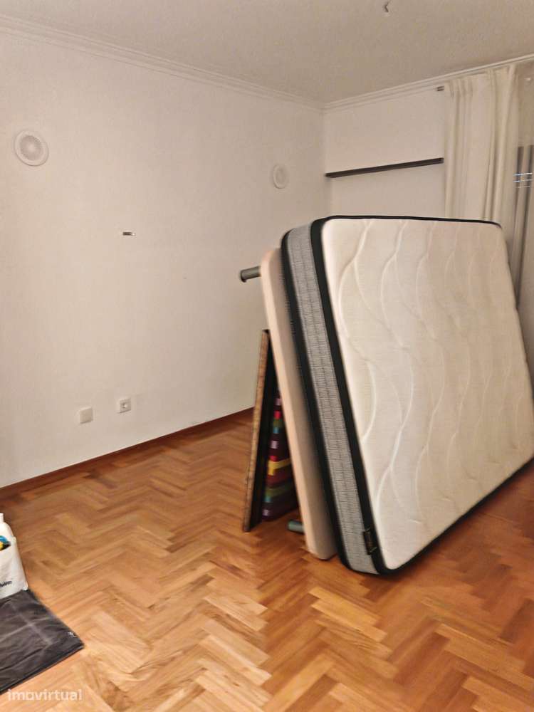 Excelente T2 em Carnaxide/Portela - Grande imagem: 5/8