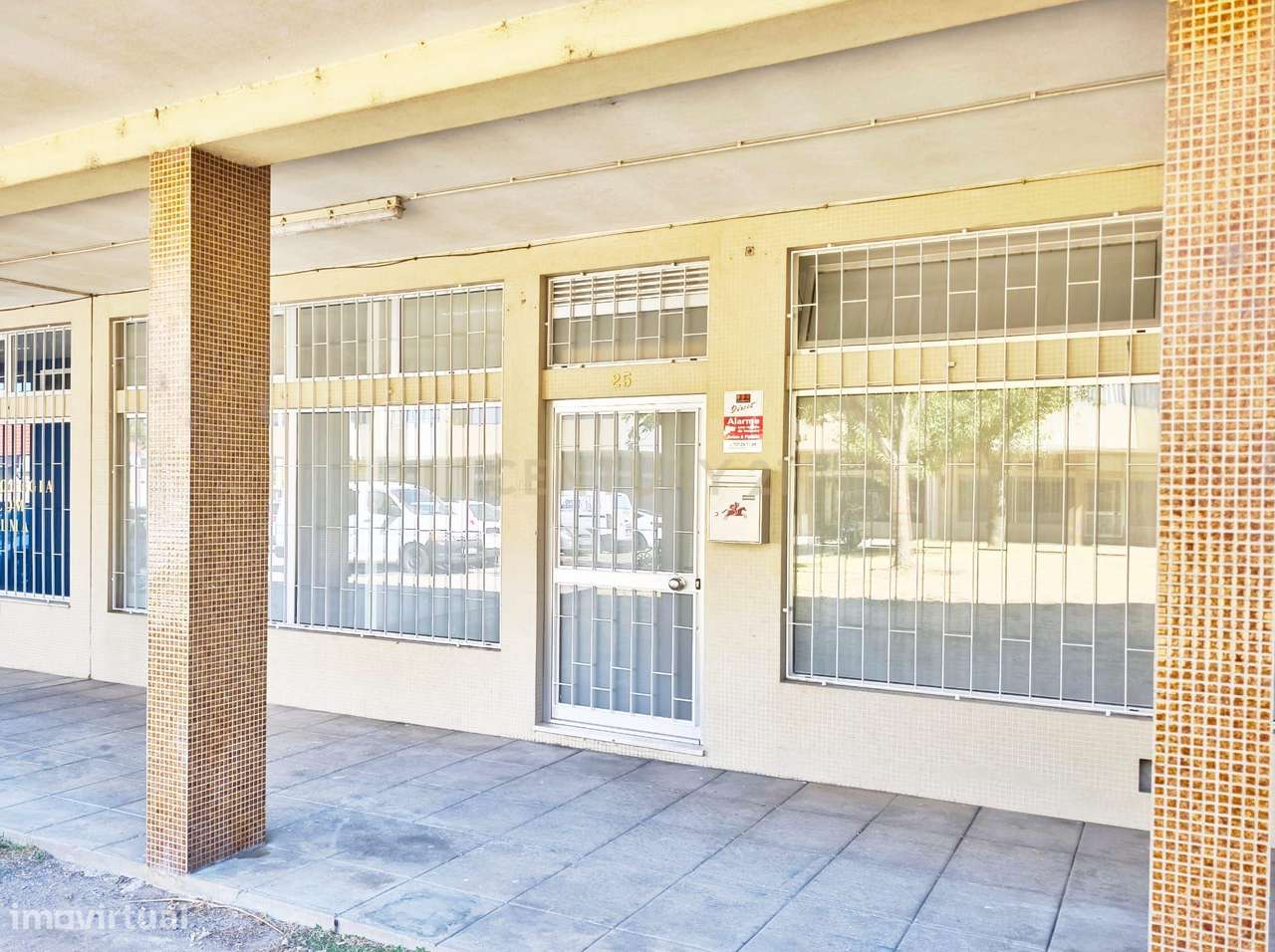 Loja brevemente convertida em apartamento T3 arrendado por 3 anos  - S - Grande imagem: 4/36