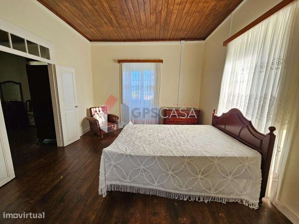 Moradia T4 em Prédio Misto – Fonte do Bastardo-25