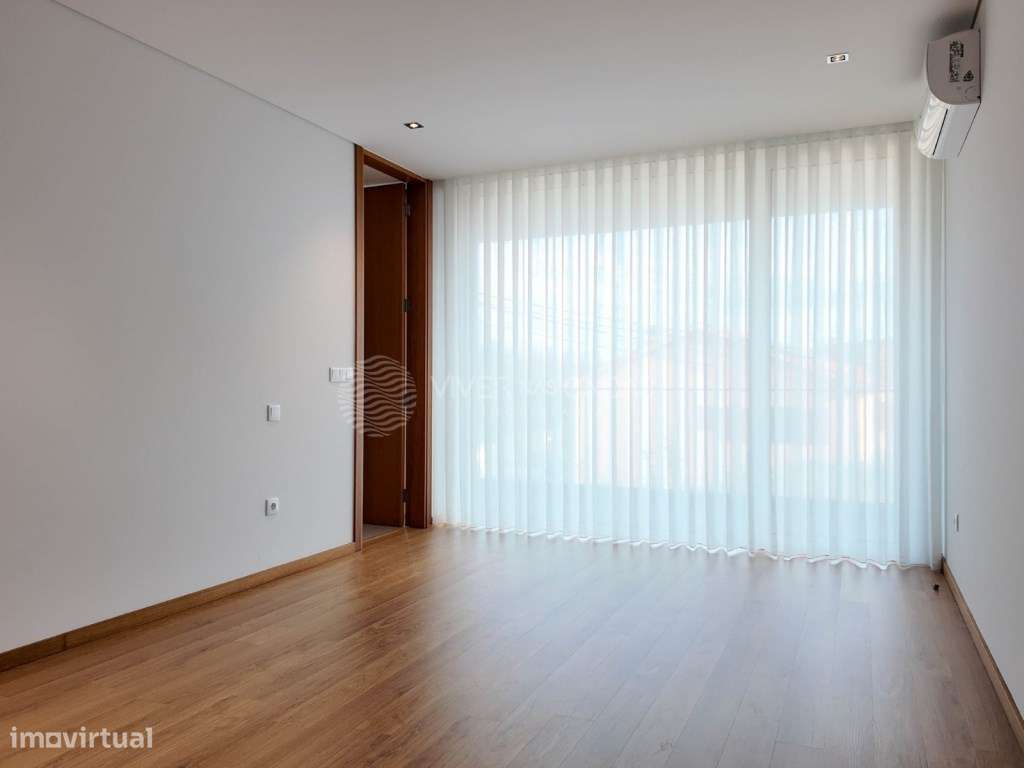 Luxuosa Moradia com 548 m2 - Premium com Piscina - 25 minutos do PORTO-35