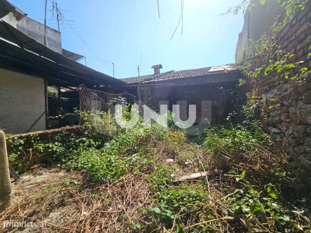 Prédio Urbano - Pleno Centro da Cidade de Viseu-13