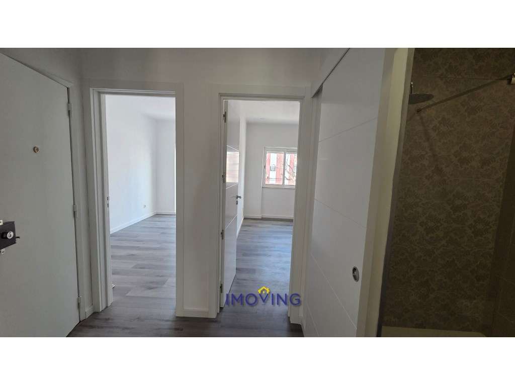 Apartamento T2 totalmente remodelado na Baixa da Banheira-15