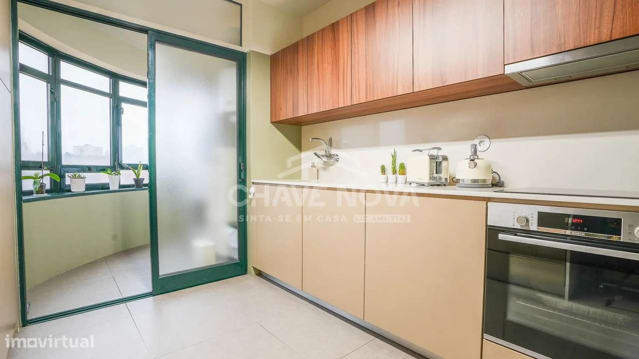 T2 Renovado c/ Lugar de Garagem na Alameda Jardins da Arrábida-7