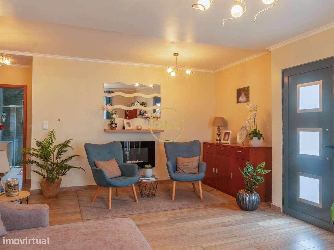 Moradia T4 Renovada em Santo António – Conforto e Tradição nos Açor - Grande imagem: 3/15