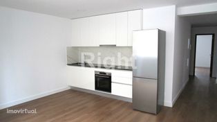 Apartamento T3 remodelado em Carnide/Lisboa