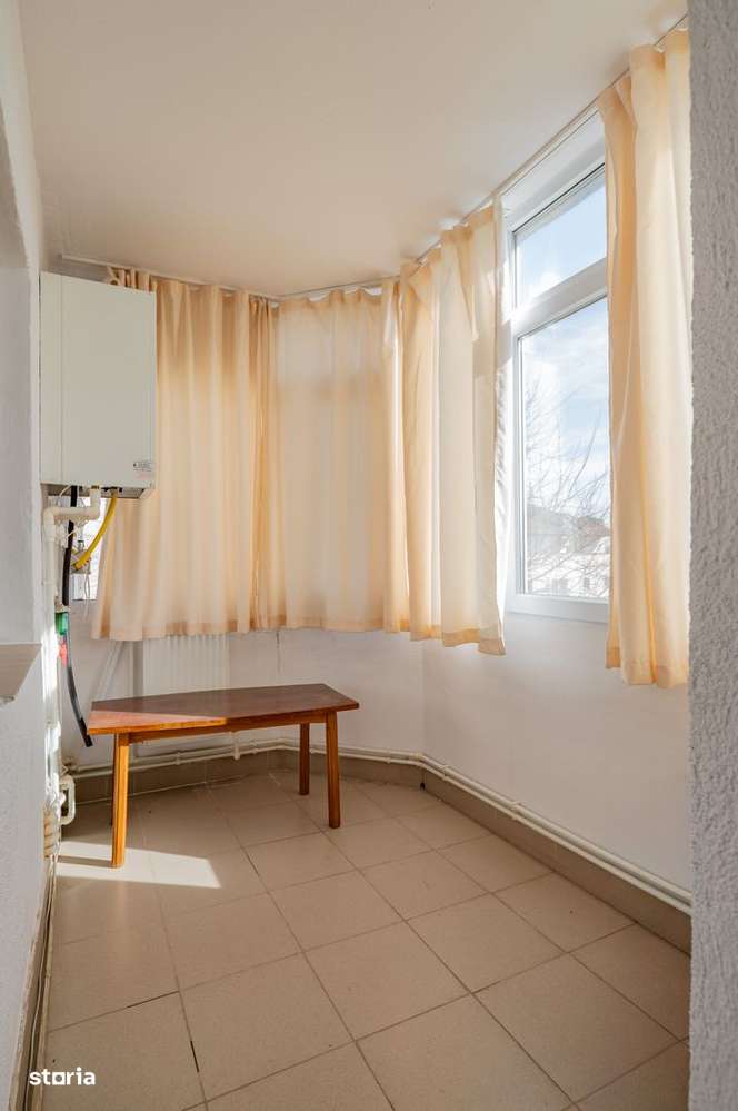 Inel 2 – Dezrobirii – 3 camere decomandate, 2 băi, etaj 3/4, bloc 1987-6