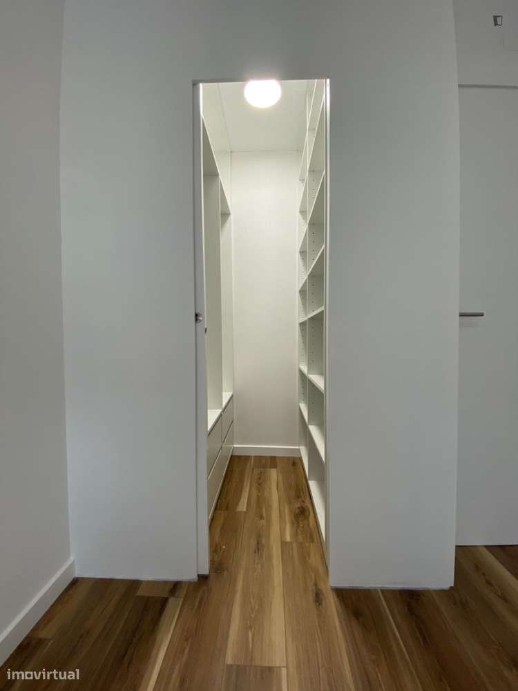 Quarto - localizado em Ramalde Porto - Grande imagem: 4/10