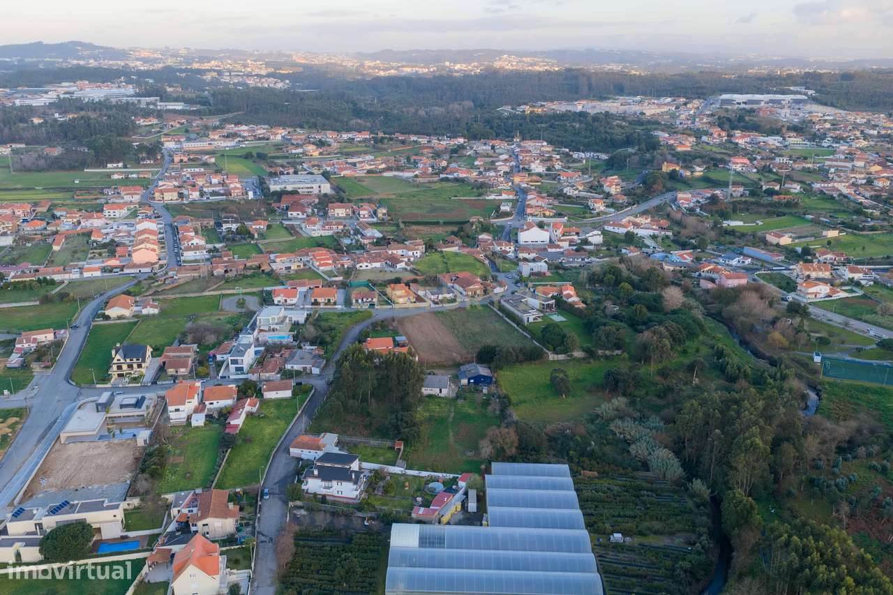Terreno Urbanizável para moradia de 4 frentes em Paramos-Espinho-13