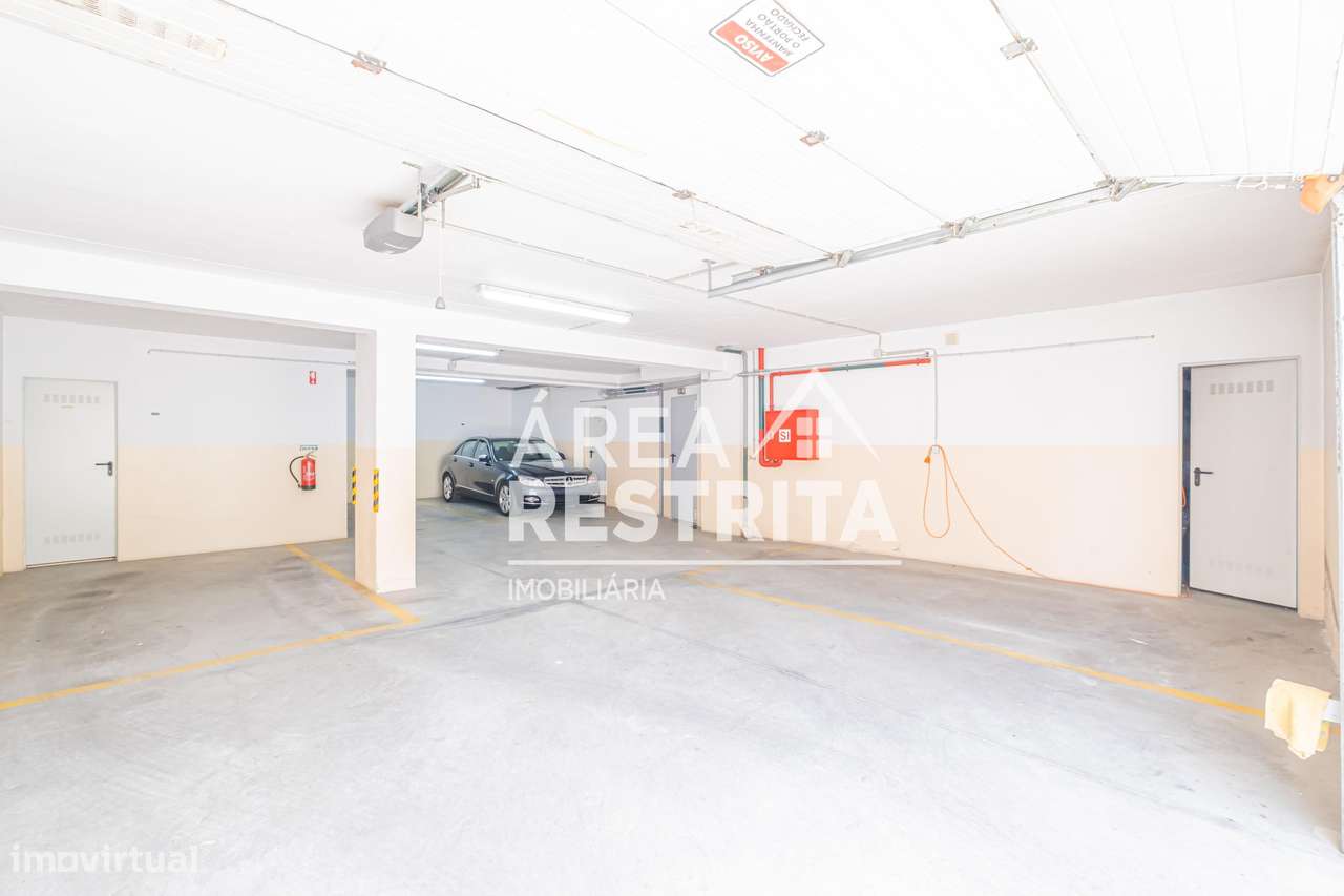 Apartamento T3 com parqueamento e varanda no Parque Luso em Corroios-13