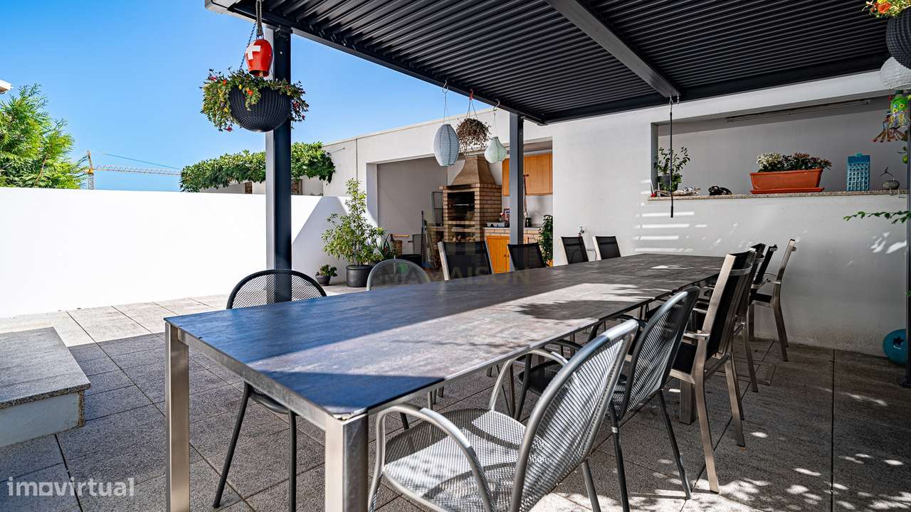 Moradia T4 de Luxo / Centro de Lamego / Jardim e Garagem-28
