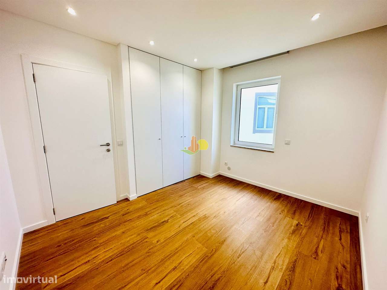 T3 com Garagem dupla e Terraço enorme! - Grande imagem: 5/22