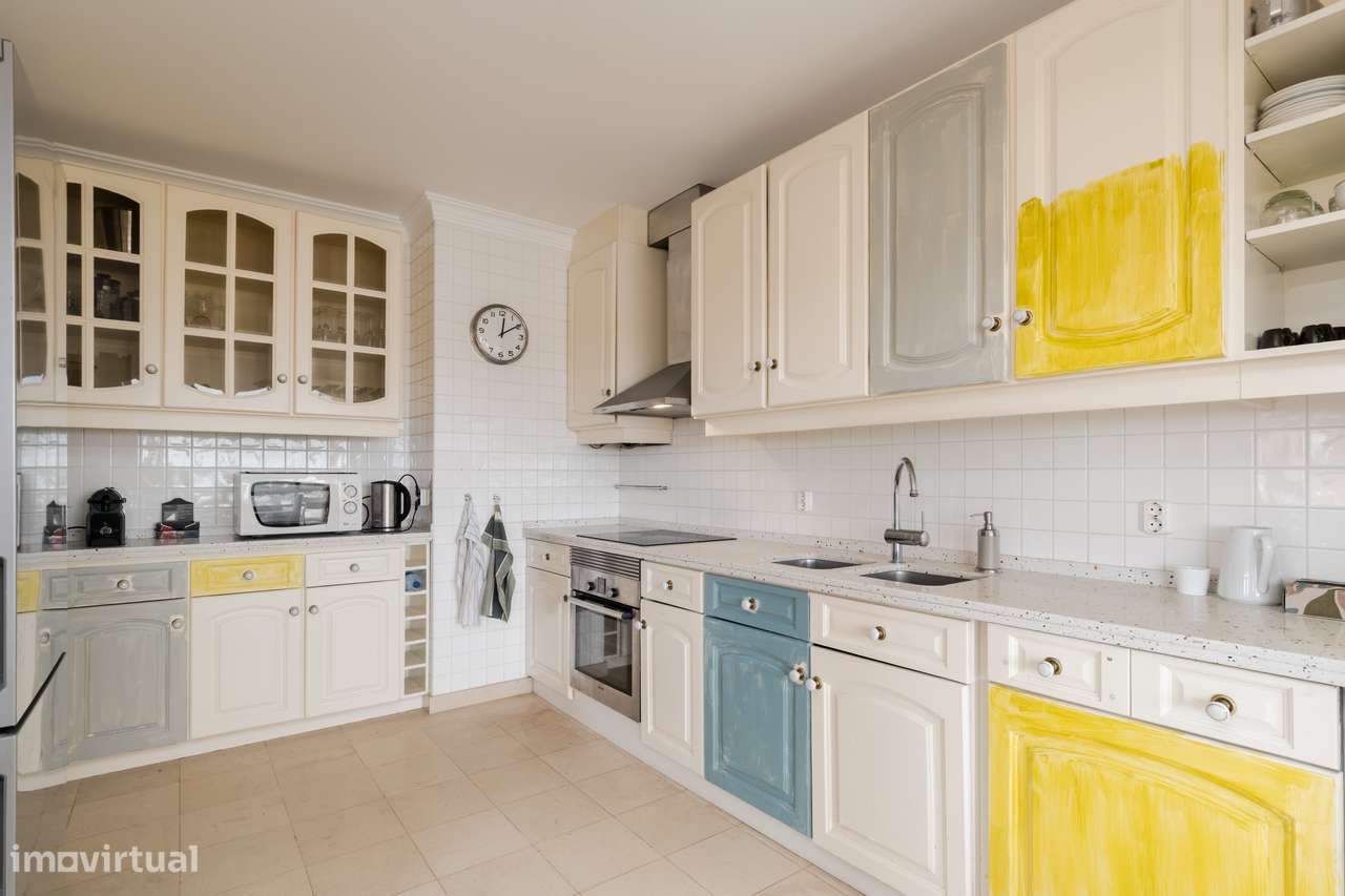 Viva o Sonho de Cascais: Duplex Exclusivo com Vista Mar!-28