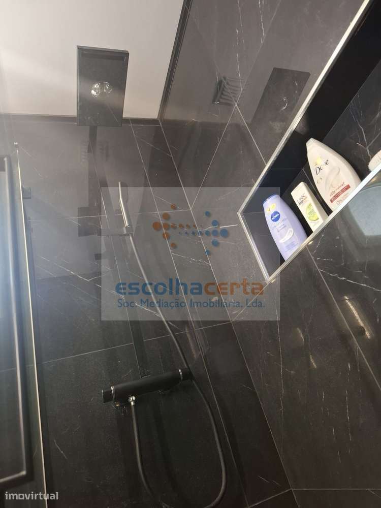 Oportunidade Excelente Moradia Térrea T4 Com Piscina de agua salgada-20