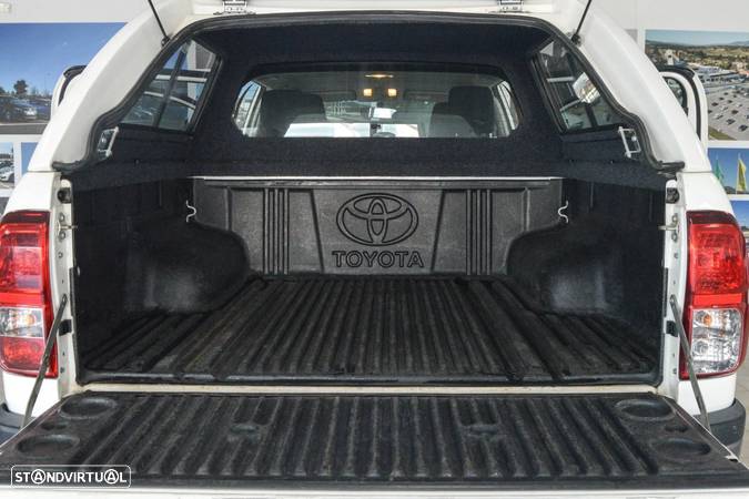 Toyota Hilux 2.4 D-4D 4X4 Cabine Dupla - 14