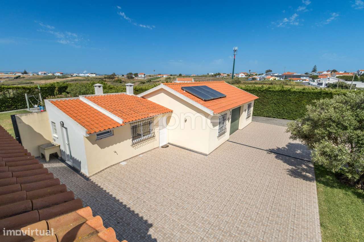 Moradia T4+2 c/ terreno urbano c/ 3070m2 - perto da praia - Grande imagem: 2/51