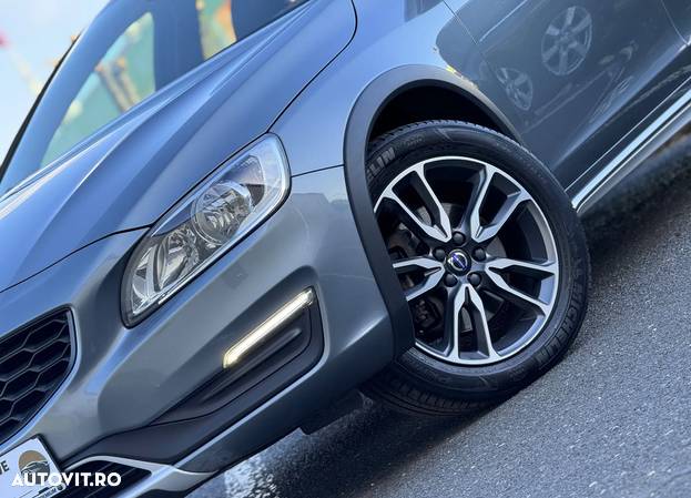 Volvo S60 Cross Country D3 - 11