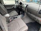 Nissan Pathfinder 2.5 D LE - 11