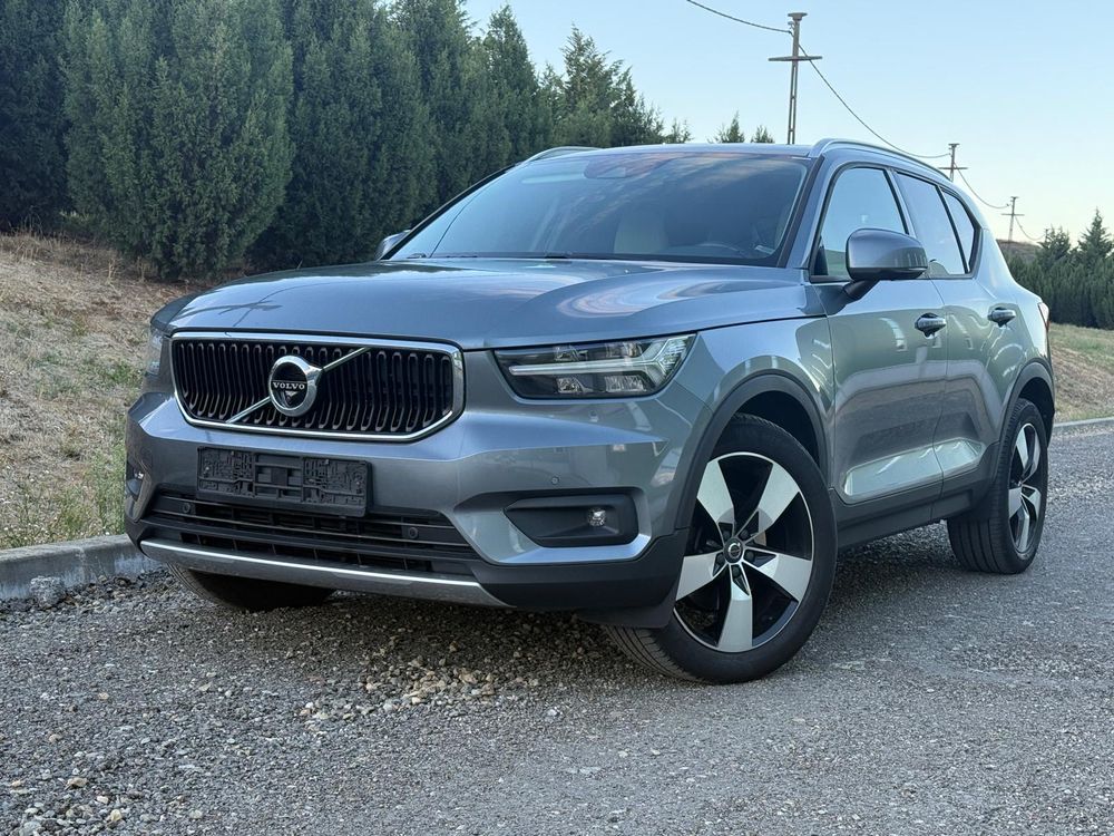 Volvo XC40 D4 AWD Geartronic Momentum Pro 2019