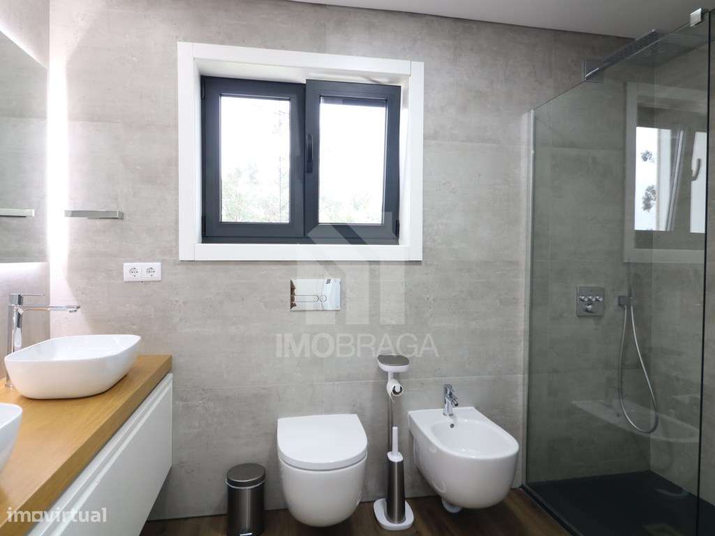 Venda Moradia Geminada T3, em Esporões, Braga-17