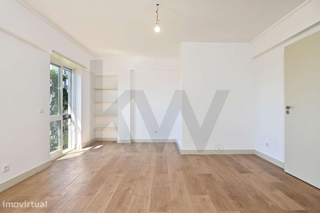 Apartamento T4 Cascais completamente Remodelado 3 WC Arrecadação - Grande imagem: 4/23