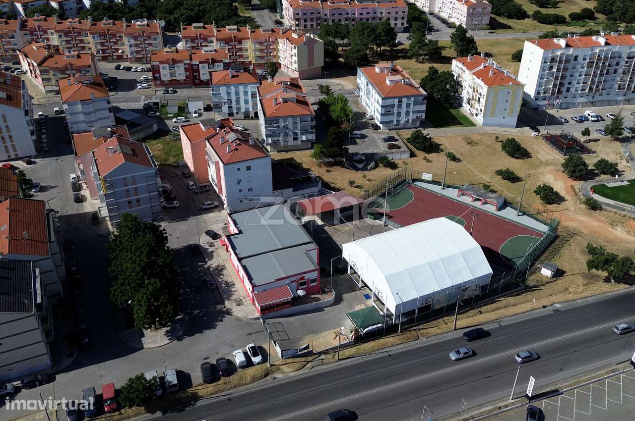 Apartamento T3 em Paio Pires-38