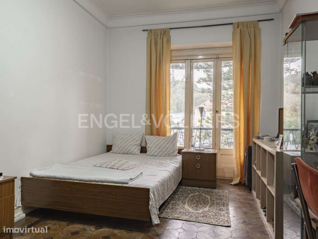 Moradia Isolada com Terreno de 1.300 m² em Alvalade-22