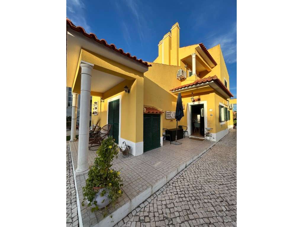 Moradia T3 no centro do Cartaxo - Excelente Oportunidade!
VALOR NE... - Grande imagem: 4/42