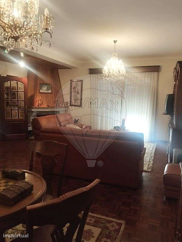 Moradia T5 para venda-18