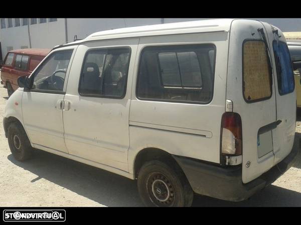 Peças Nissan Vanette 2.3 diesel de 93 - 2