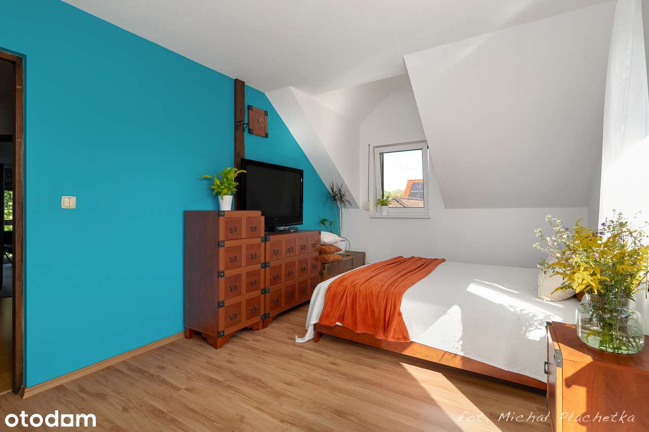 Dom z pięknym ogrodem, klimatyzacją, fotowoltaiką.-8