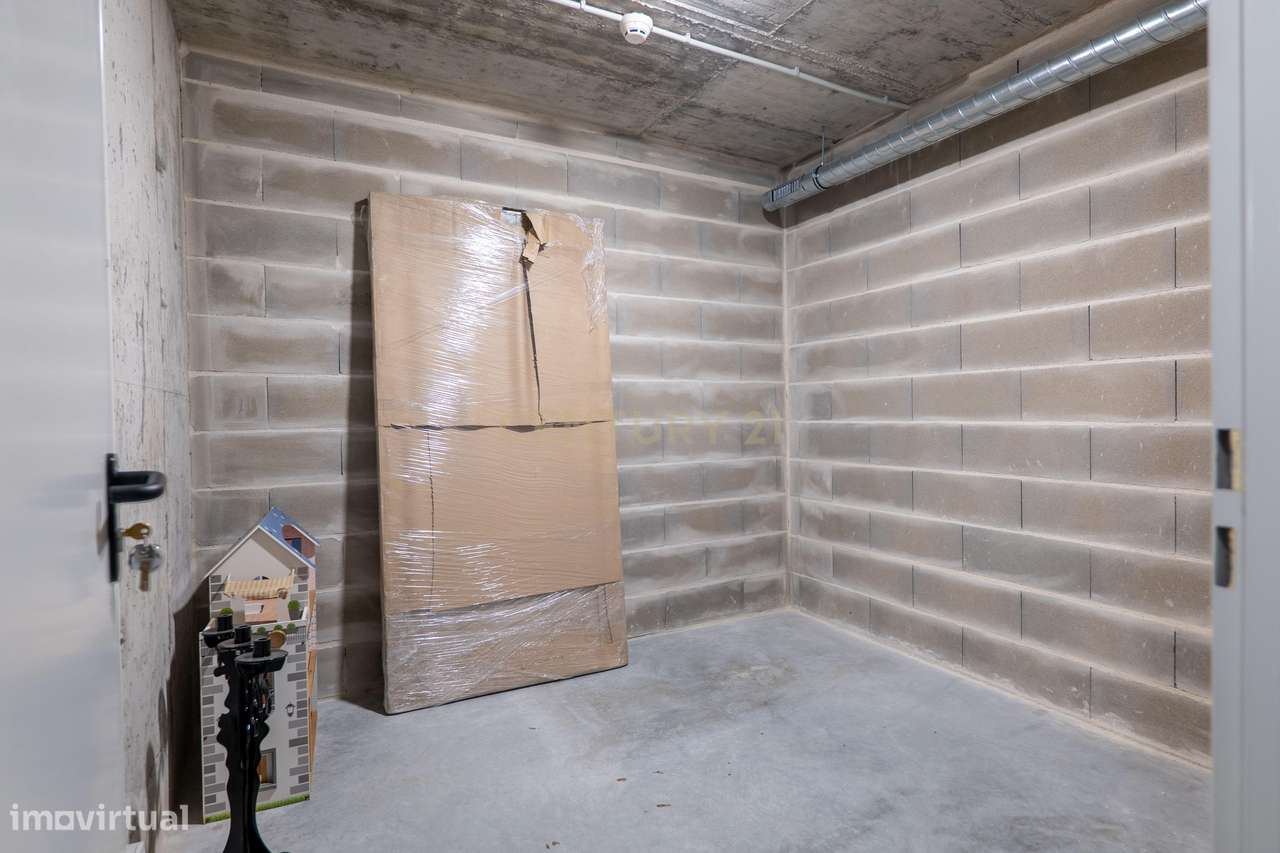 Apartamento T2 praticamente novo , nas Antas, Porto-40