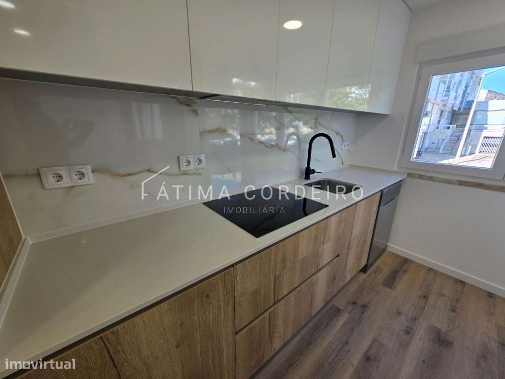 Excelente Apartamento T3 Remodelado em Almada - Grande imagem: 3/21