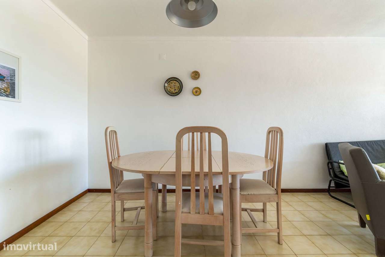 Elevado Potencial: último piso com vista mar, a 200 m da praia-13