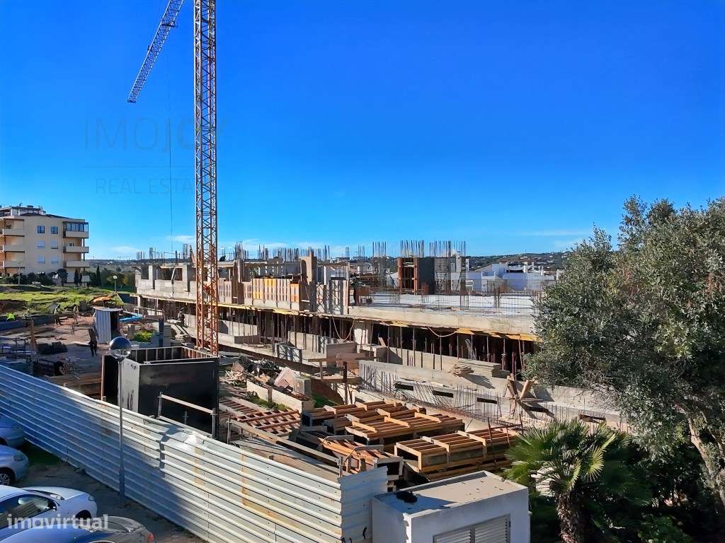 Apartamento T1 + 1 em Condomínio com Piscina em Lagos-12