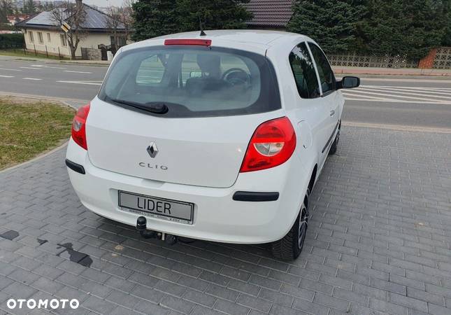 Renault Clio - 6