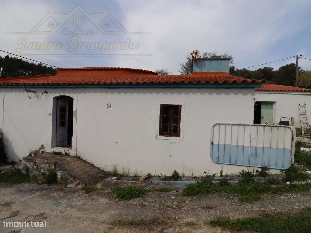 Moradia T3 com garagem e terreno 4120m2-13