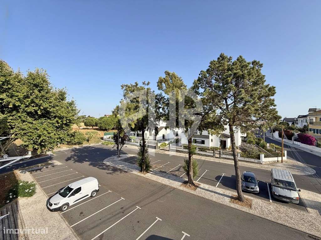 Apartamento T3 com 127 m² | Arrecadação nas Águas Furtadas | Massamá-41