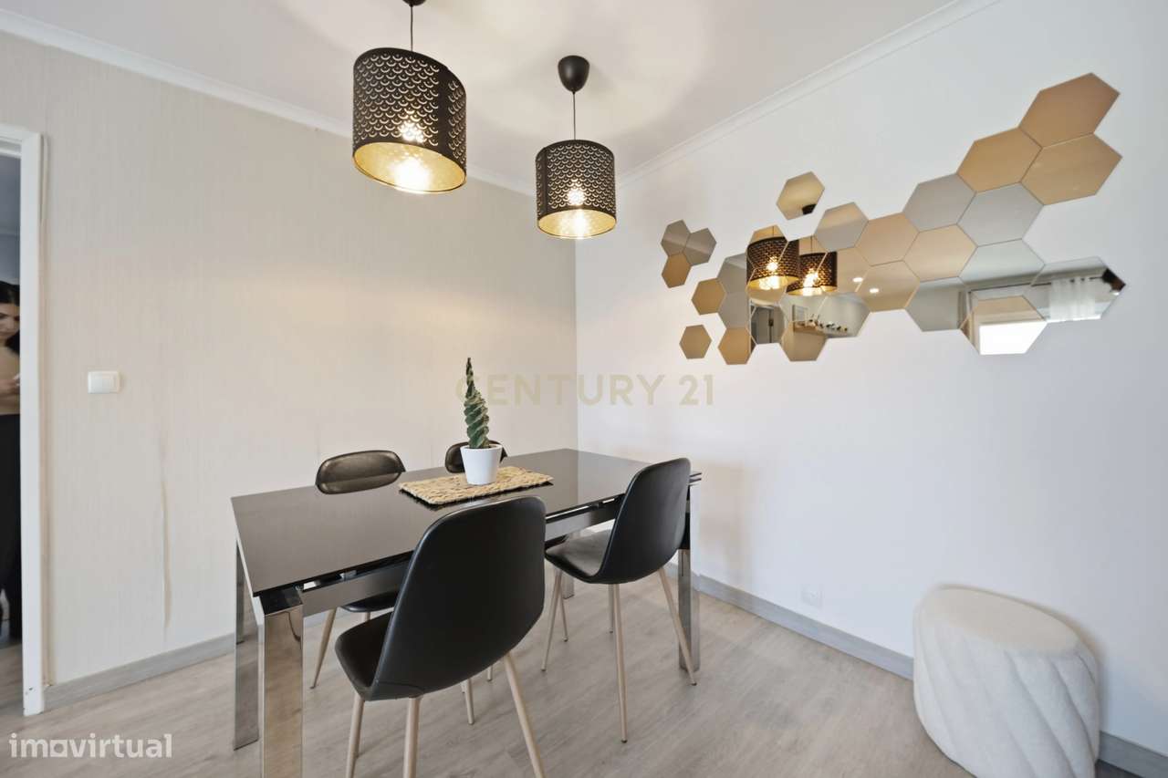 T3 em Santo António dos Cavaleiros, totalmente remodelado | Excelente-14