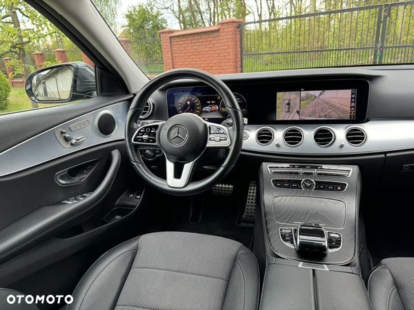 Mercedes-Benz Klasa E 220 d 4-Matic 9G-TRONIC - 31