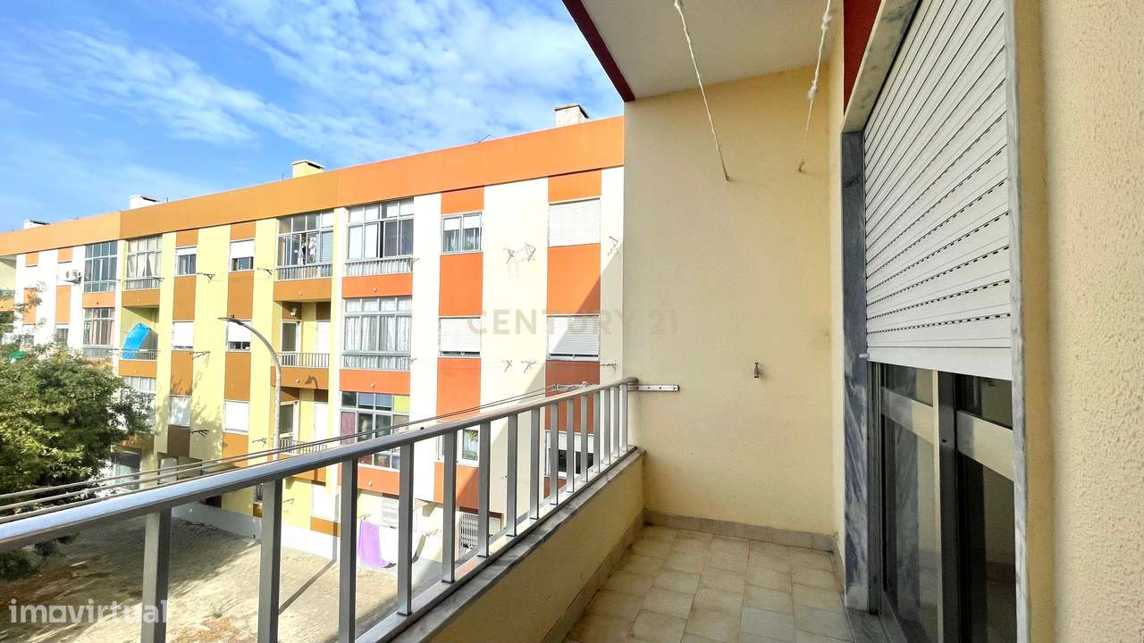 Apartamento T2 com Duas Varandas, no Centro do Pinhal Novo - Grande imagem: 4/28