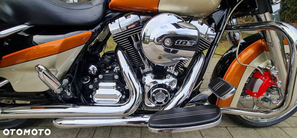 Harley-Davidson Touring Street Glide - 21