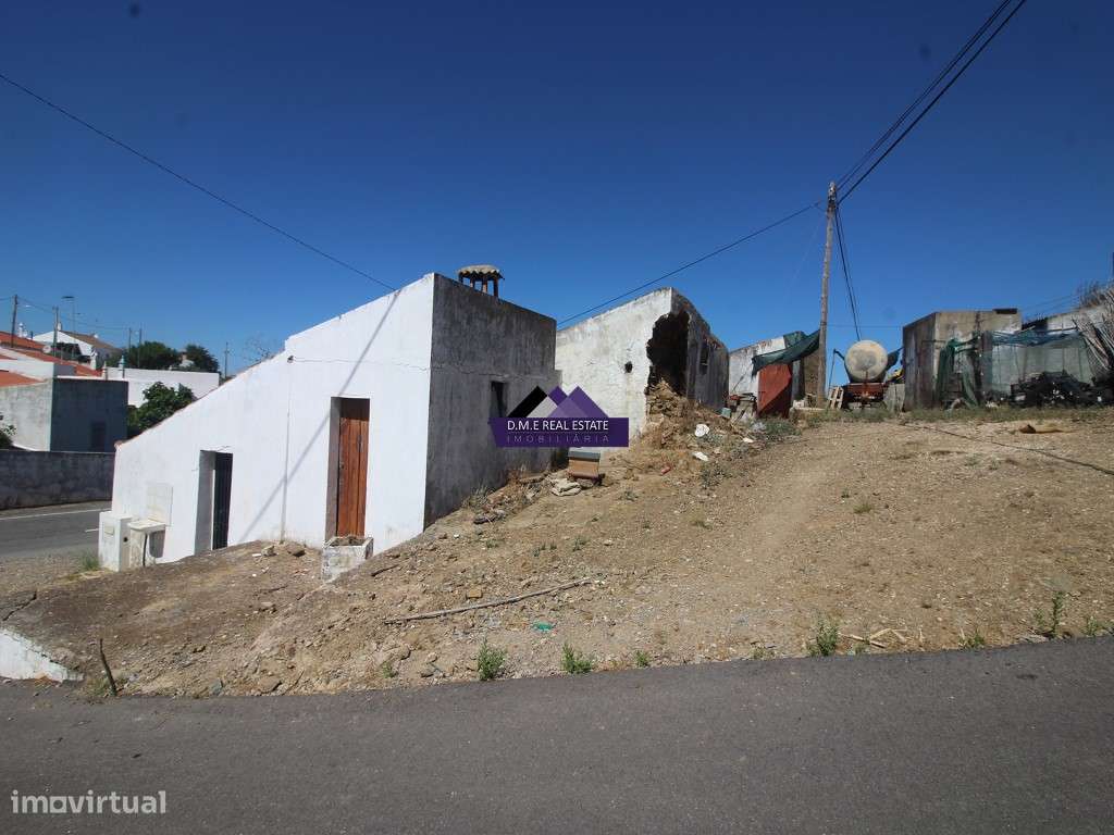 Terreno Urbano com Casa Térrea para Recuperar - Grande imagem: 4/18