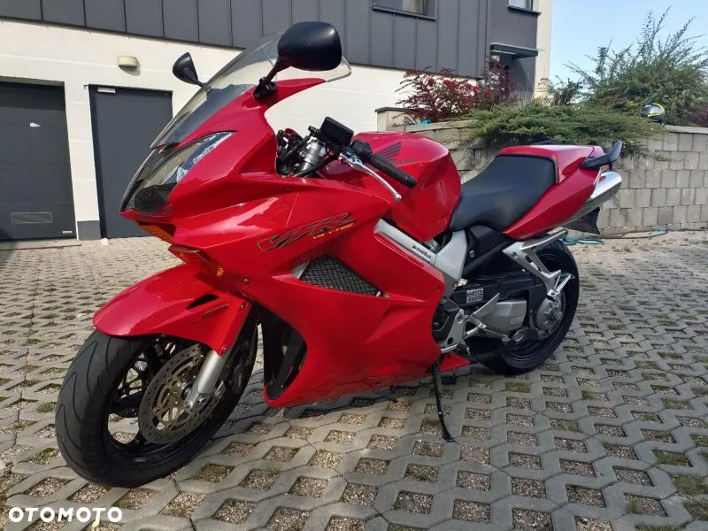 Honda VFR - 3