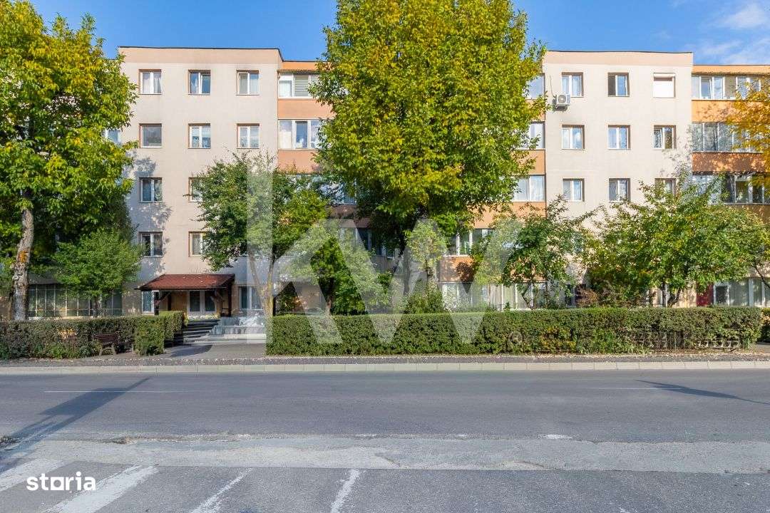 Apartament cu 3 camere decomandat - Imagine principală: 2/16