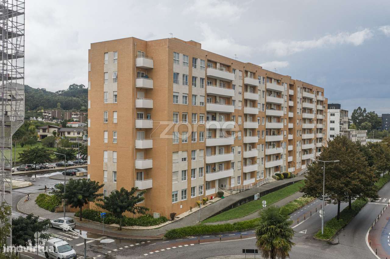 Apartamento T3 com varandas, em Valongo-22