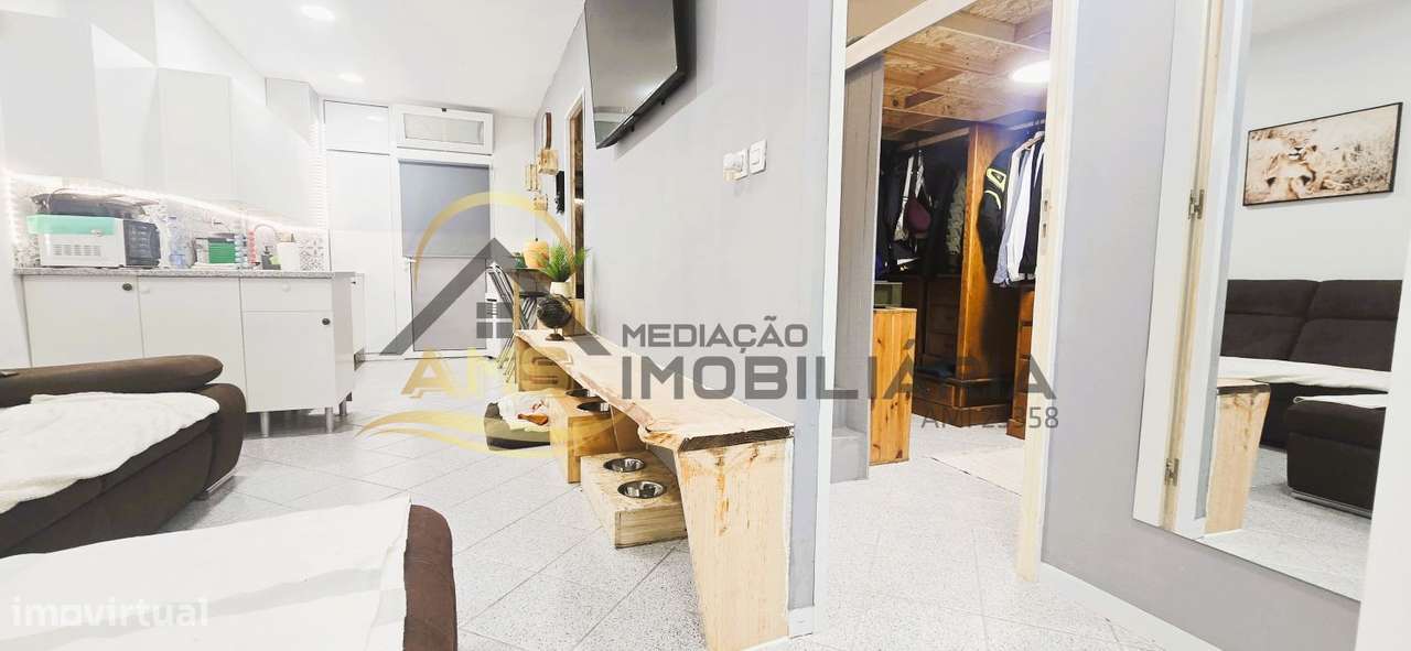 LOJA COMERCIAL/APARTAMENTO T1+1-19