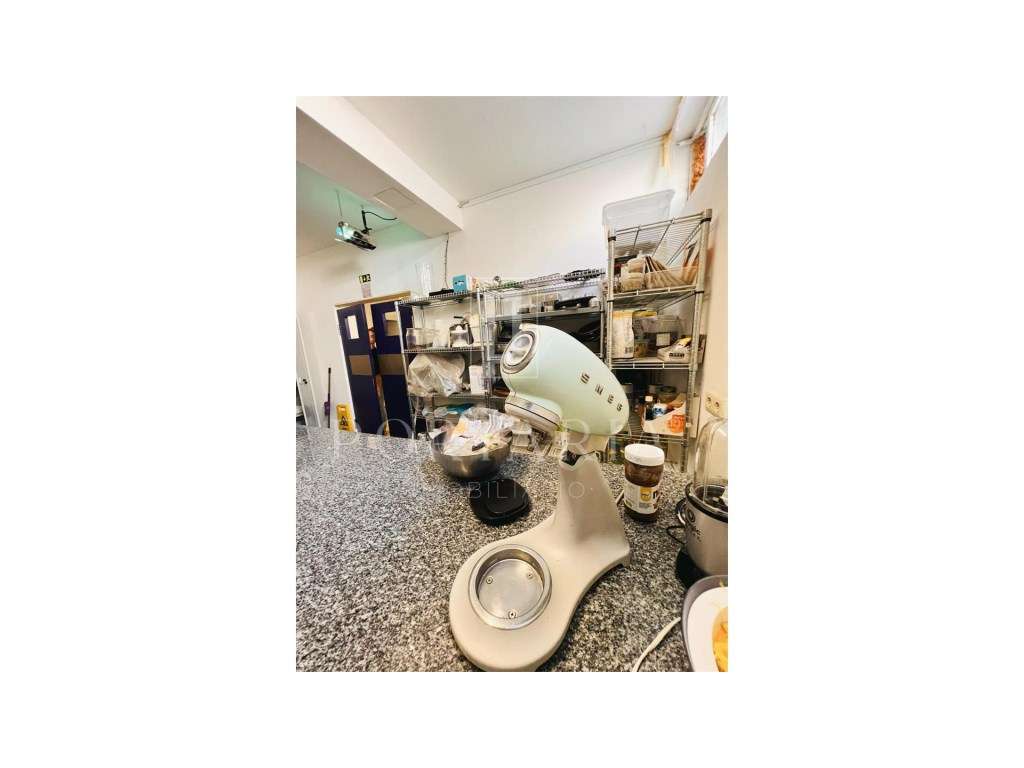 Café \ Restaurante para Trespasse no Centro de Aveiro-12