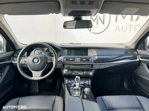 BMW Seria 5 520d Aut. Luxury Line - 7